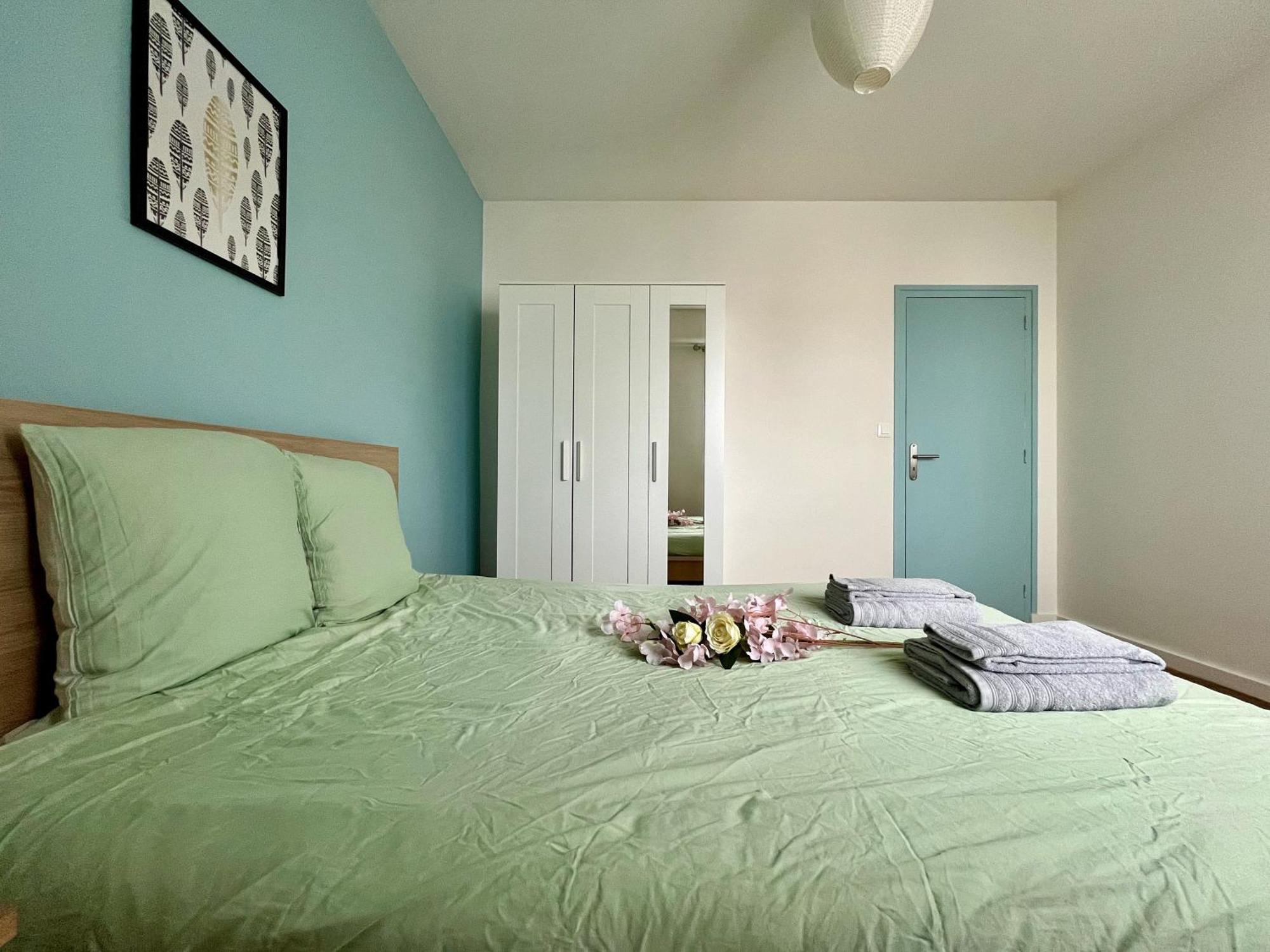 Grand Appartement A Deux Pas De La Vieille Ville Ванн Экстерьер фото